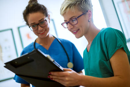 Per diem nurses reviewing a patient's records